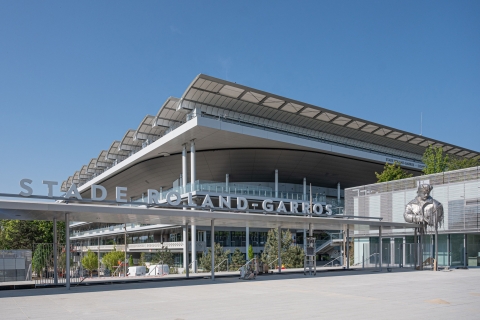 París: visita guiada entre bastidores del estadio de Roland-GarrosTour guiado en inglés del estadio de Roland-Garros