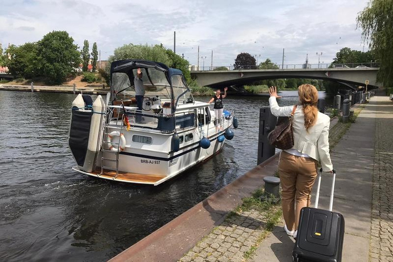 Wannsee: 4h Private Sieben-Seen-Bootstour mit SkipperWannsee: Private Sieben-Seen-Bootstour