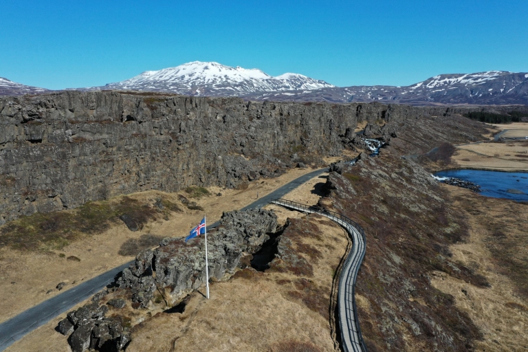From Reykjavik: Thingvellir National Park & Sky Lagoon Trip Trip with Private Facilities at Sky Lagoon