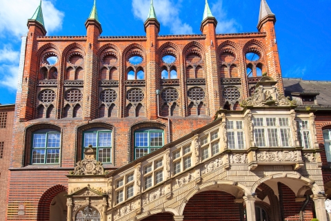 Lübeck: St. Anne's Museum with City Walking Tour Option 2-Hour Guided Group Tour of St. Anne's Museum
