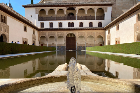 Granada: Alhambra, Alcazaba, and Generalife Private Tour