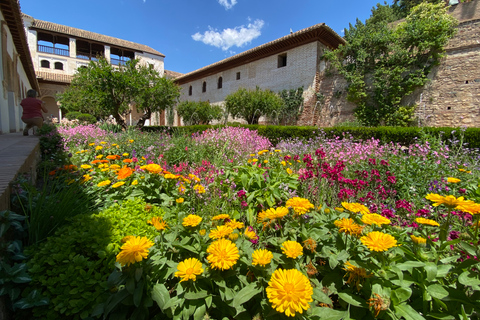 Granada: Alhambra, Alcazaba, and Generalife Private Tour