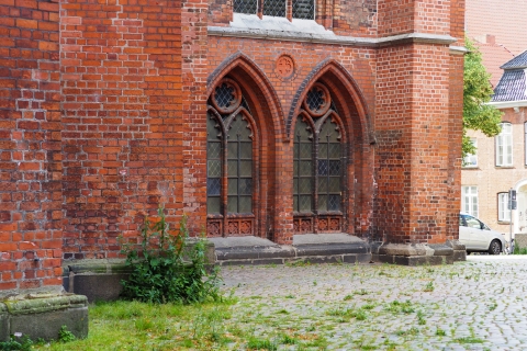Lübeck: visita guiada privada a pie por el casco antiguo y paseo en barcoLübeck: tour privado a pie de 4 horas por el casco antiguo y paseo en barco