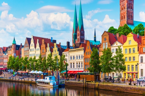 Lübeck: visita guiada privada a pie por el casco antiguo y paseo en barcoLübeck: recorrido a pie privado de 3 horas por el casco antiguo y paseo en barco