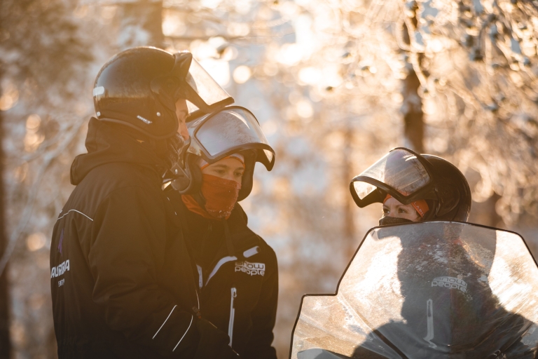 Rovaniemi: excursion en motoneige électrique au lever du soleil avec collations