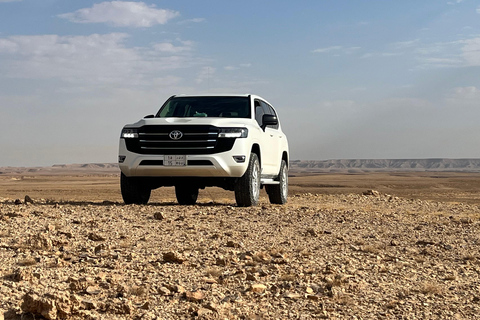 From Riyadh: Edge of the World and Darb Al-Manjoor Adventure