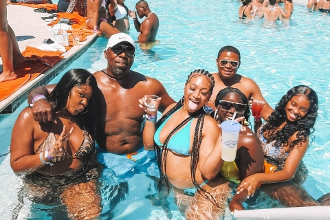 Las Vegas: Pool Party und Night Club Crawl mit Party BusTicket für Männer