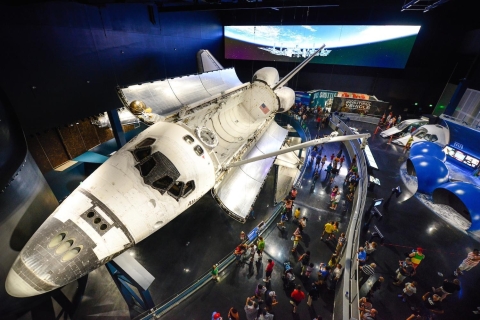 Kennedy Space Center: Chatea con una experiencia de astronauta