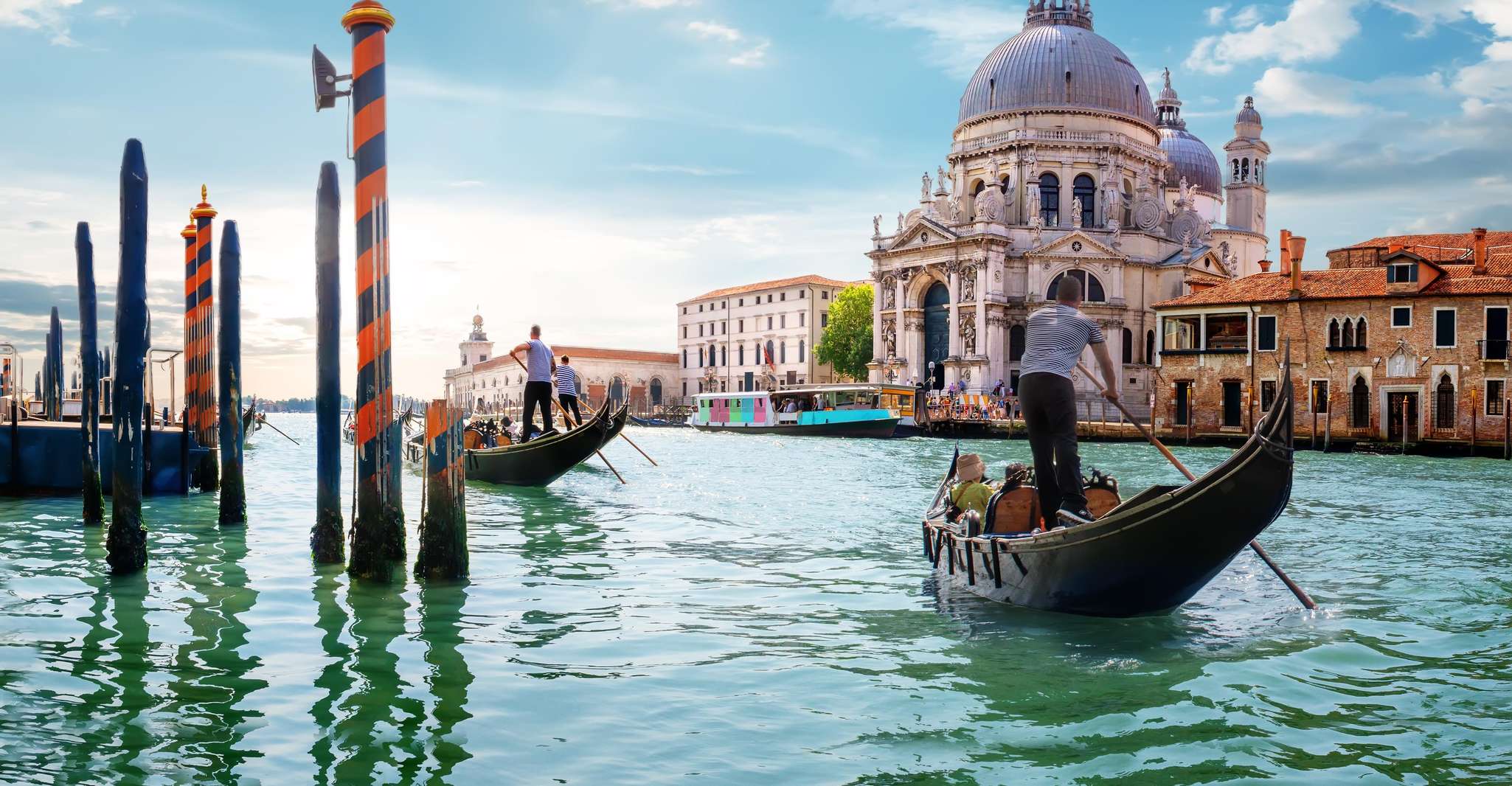 Ravenna Port, Transfer to Venice with Tour and Gondola Ride - Hizvo