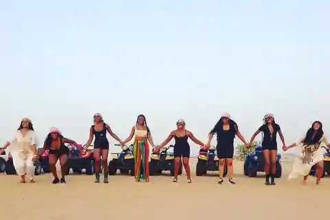 Do Dubai: Safari no deserto, churrasco, moto-quatro, narguilé e bebidas