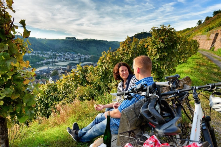 Mosel: Bike and Boat Tour with Picnic and Wine Tasting Cochem: Bike and Boat Tour with Picnic and Wine Tasting