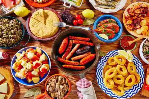 Tapas Guided Tour at Santiago Old Towm