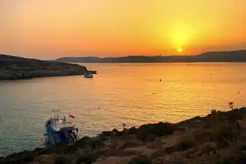 Bugibba: Blue Lagoon & Gozo Sunset Cruise