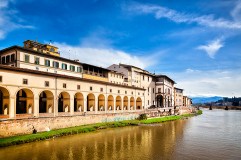 Florença: Galeria Uffizi: ingresso prioritário e tour em pequenos gruposExcursão Particular em Russo