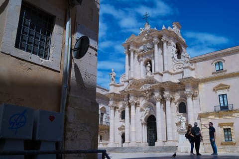 Syracuse: Ortigia Island Guided Walking Tour