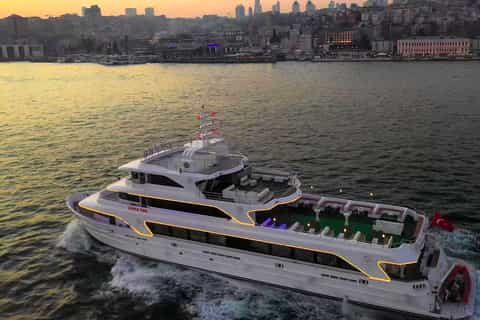 Istanbul: Bosphorus Dinner Cruise & Show with Private Table