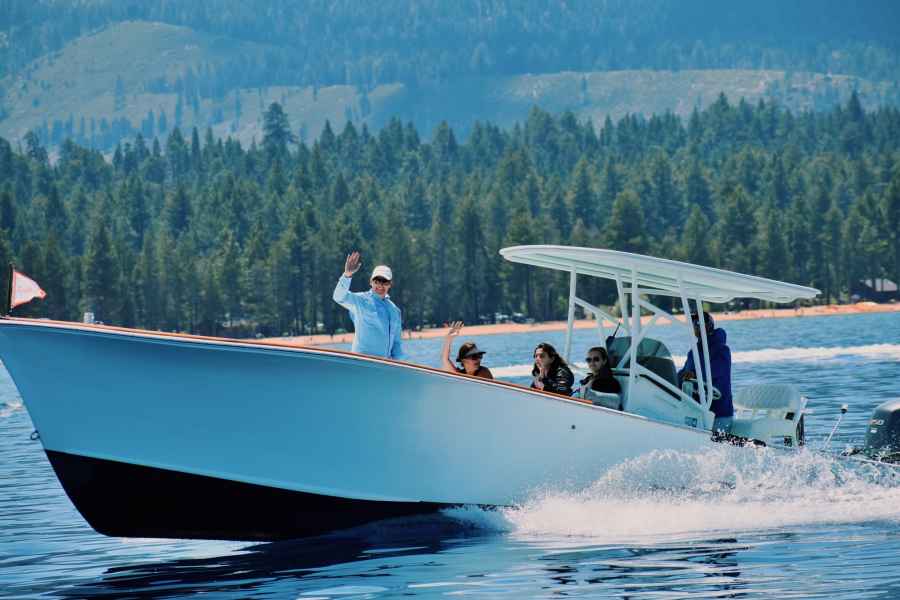South Lake Tahoe: Private Sunset Cruise auf dem Lake Tahoe. Foto: GetYourGuide