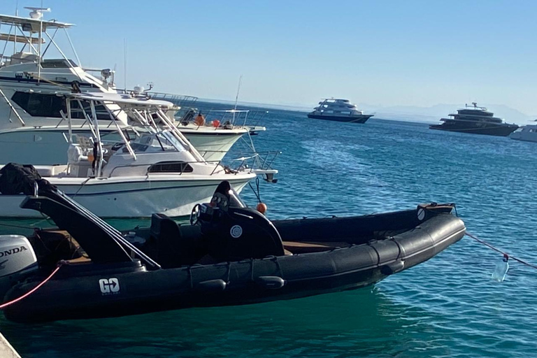 Hurghada: cruzeiro privado ao pôr do sol com frutos do mar e vinho