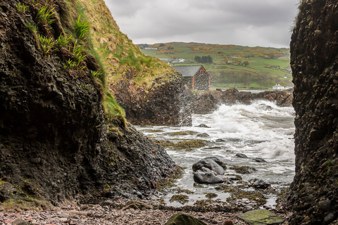 From Belfast: Giant's Causeway Fully Guided Day Trip Luxury Coach Tour w/Meeting Point 22-32 Donegall Road