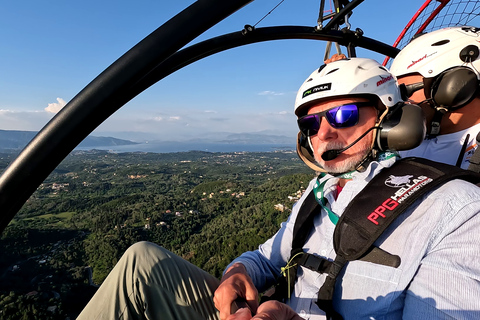 Vatos: paramotorvlucht boven de westelijke kustlijn van Corfu