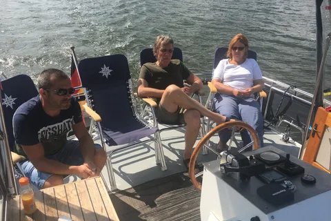 8h Private Wannsee- und Werder-Yachtfahrt