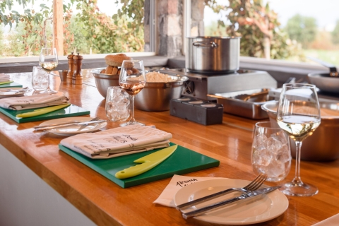 Santorin : cours de cuisine avec dégustation de vin ou visite de la plageCours de cuisine uniquement