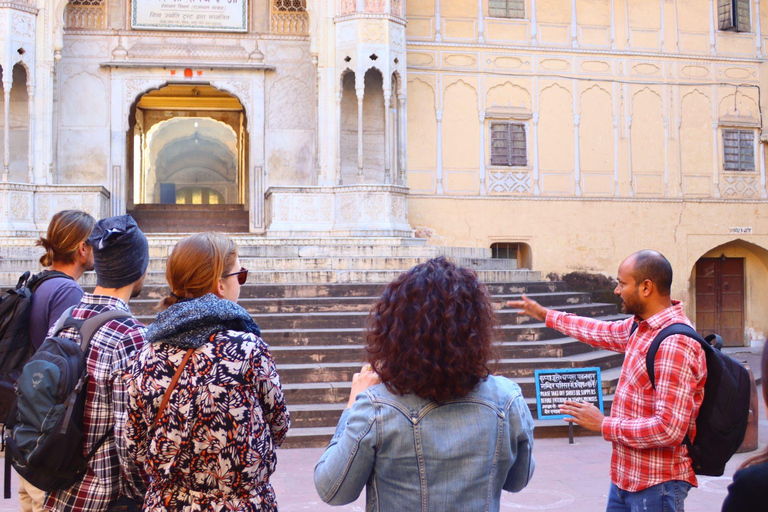 Jaipur: Magical walking tour of historical palaces