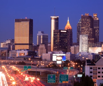 Atlanta: City Lights Night Tour with Photos & Dinner Stop