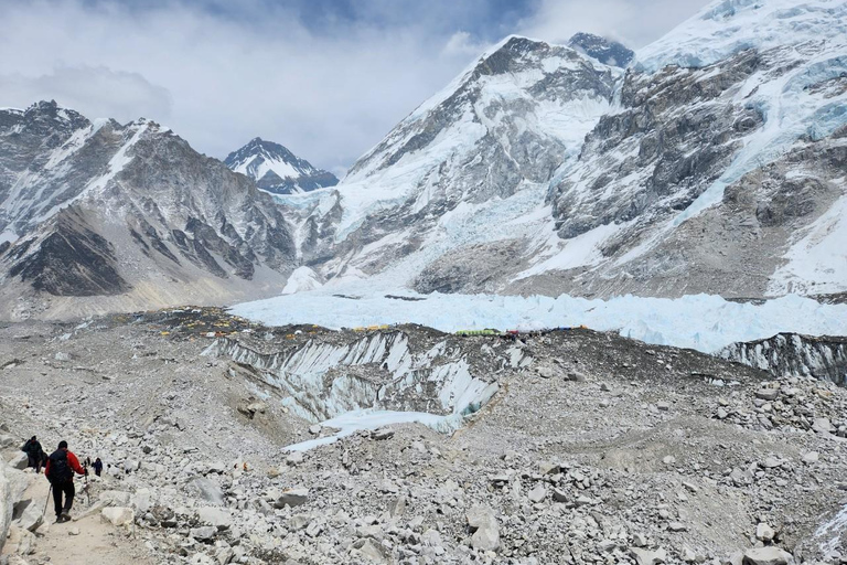 Everest-Hochpässe-Odyssee: Eine 15-tägige Trekking-Expedition