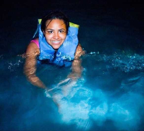 Da Puntarenas: tour in barca della bioluminescenza con barbecue e bevande