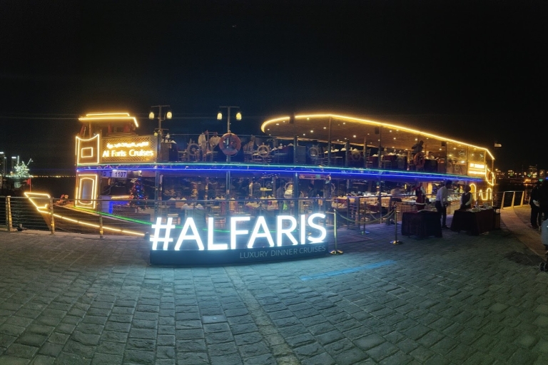Dubai: Water Canal-rondvaart en La Perle Show met dinerHuisdrankjes zonder ophaal- en terugbrengservice
