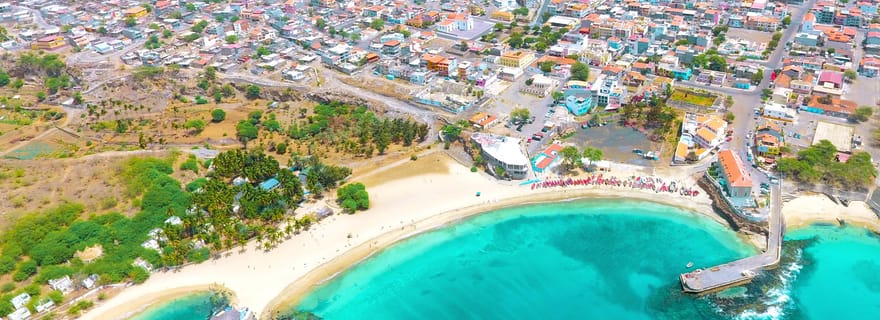 Praia : Visite de l'île de Santiago avec dégustations et plage de Tarrafal