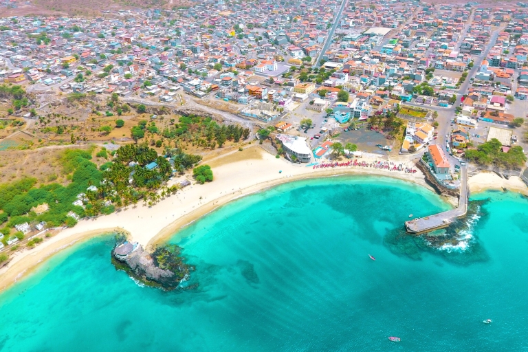 De Praia: visite d'une journée complète de l'île de Santiago et de la plage de TarrafalVisite de groupe partagée
