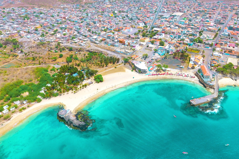 Desde Praia: tour de día completo a la isla de Santiago y playa de TarrafalTour grupal compartido