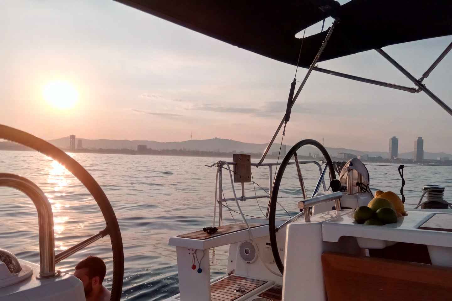 Barcelona: Sunset Sailing Tour with Open Bar & Snacks