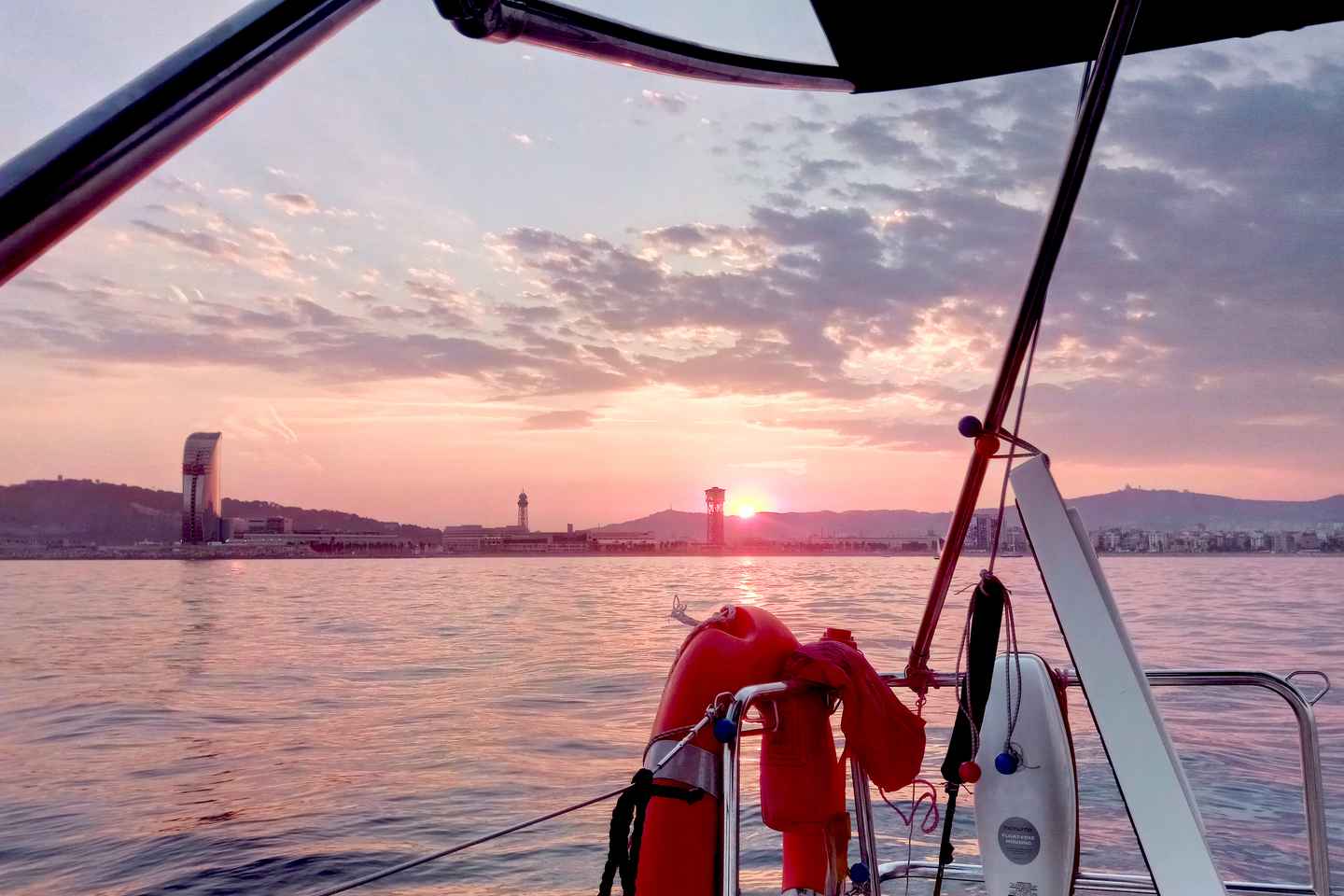 Barcelona: Sunset Sailing Tour with Open Bar & Snacks