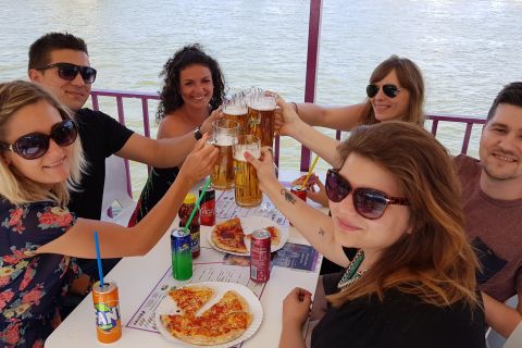 Budapest: Sightseeing Cruise with Pizza and Unlimited Beer