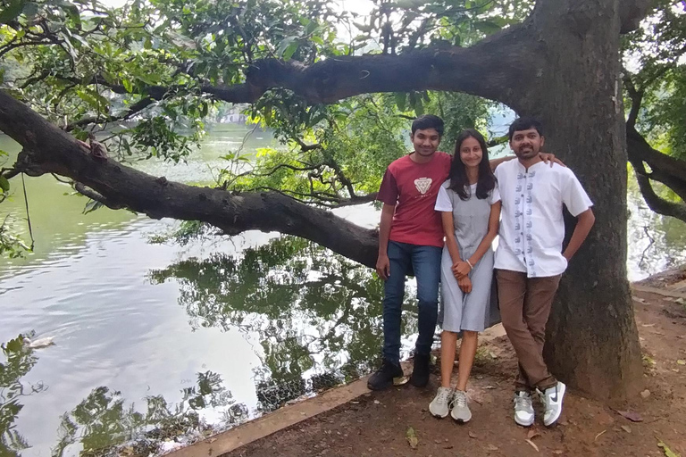 Kandy: Guided City Tour with Boat Ride & Tuk-Tuk Ride