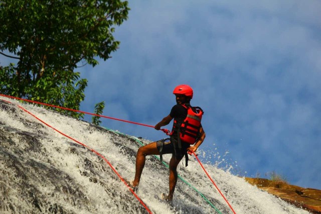 Visit Kitulgala White Water Rafting & Waterfall Rappel with Lunch in Kosgoda