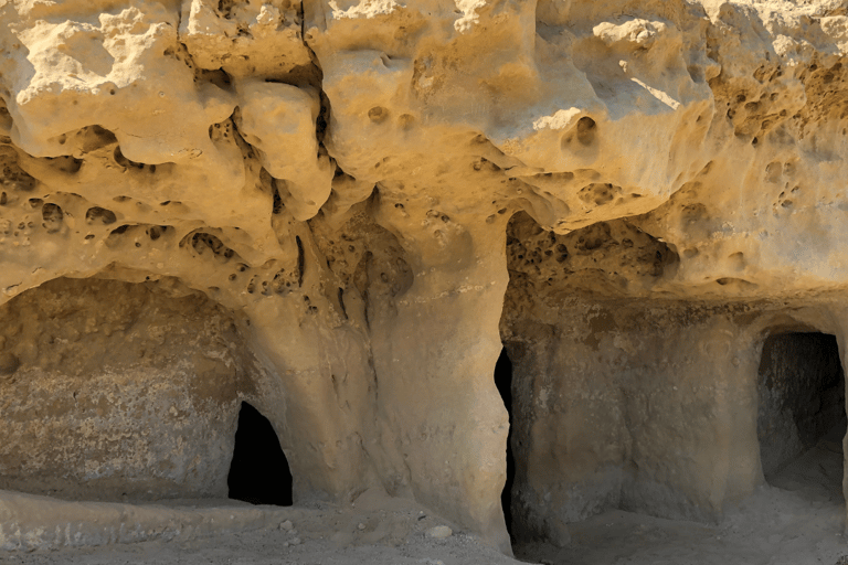 Depuis Héraklion: excursion guidée d'une journée à la plage de Matala et aux grottes hippies