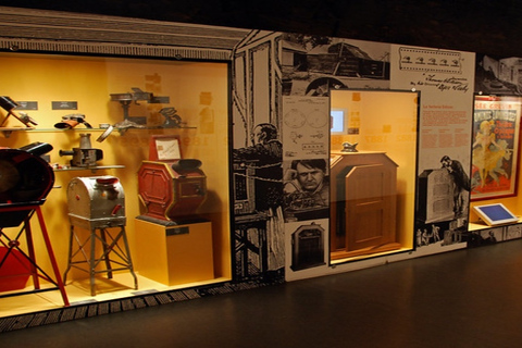 Girona: toegangsticket museum voor bioscoopMuseum van Cinema Girona