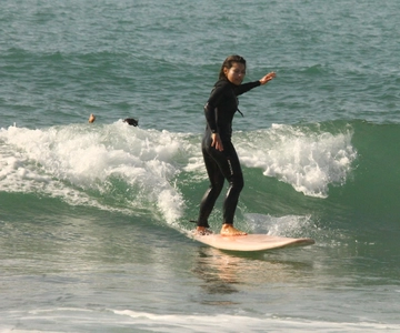 Agadir: Taghazout Beach Surf Lesson with Lunch and Transfer