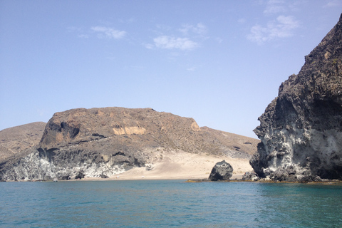 San José: passeio de barco no Cabo de GataSan José: Passeio de barco em Cabo de Gata com mergulho com snorkel