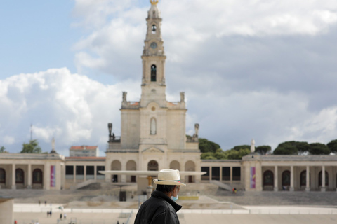 Lissabon: privétransfer naar Porto met Aveiro & Fatima Tour