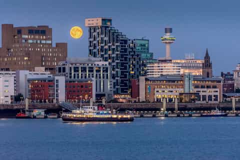 Liverpool: Platinum Jubilee Bank Holiday Evening Cruise