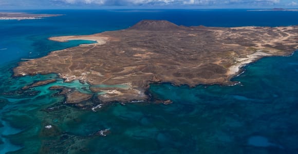 Ab Lanzarote: Tagesausflug zur Insel Lobos und Fuerteventura