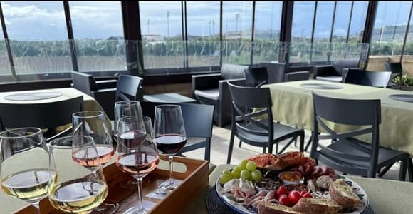 Malta: Tuk-Tuk Tour with Wine Tasting and Hotel Pickup