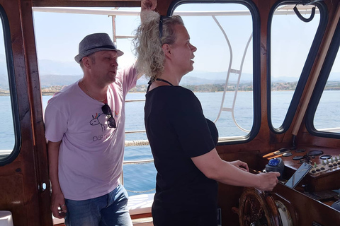 From Chania: Private Cruise to Agioi Theodoroi & Lazaretta