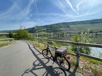 Mosel, Bike and Boat Tour with Picnic and Wine Tasting - Housity
