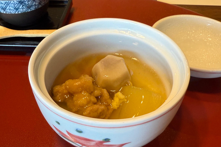 Kanazawa: Food Hopping from Ryotei Dinner to Local Bar